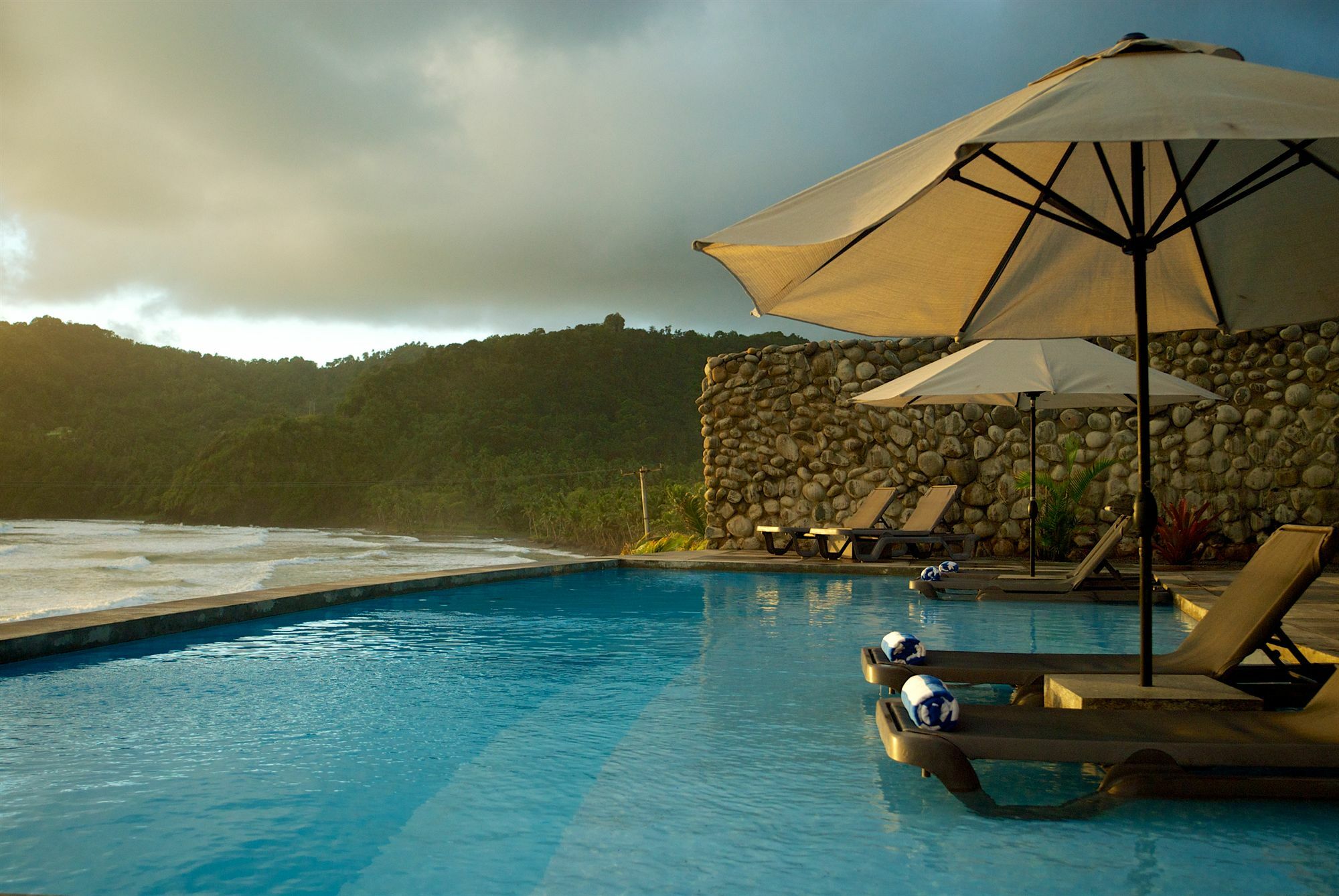 Pagua Bay House - Oceanfront Cabana'S Marigot ภายนอก รูปภาพ